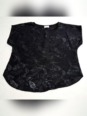 Mariposa Black Floral Jacquard Short Sleeve Blouse